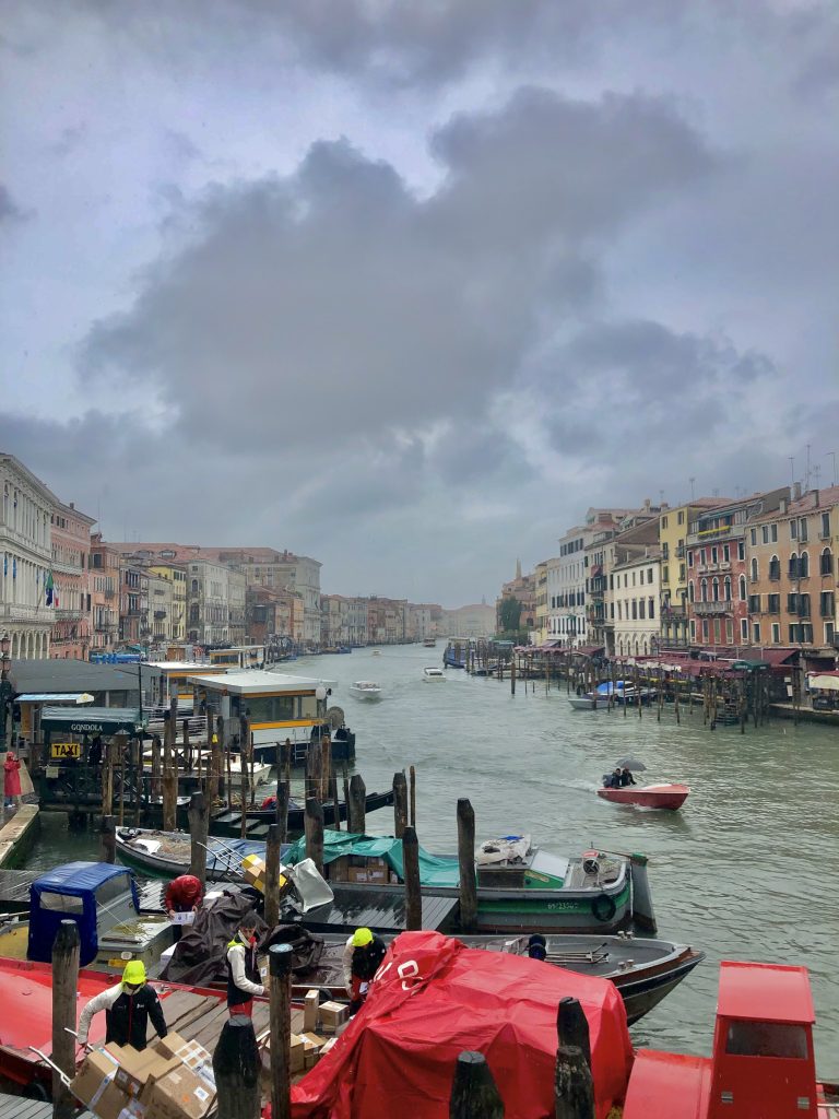 Pont du Rialto sous la pluie 2, Venise Pont du Rialto à Venise, Venice under de rain