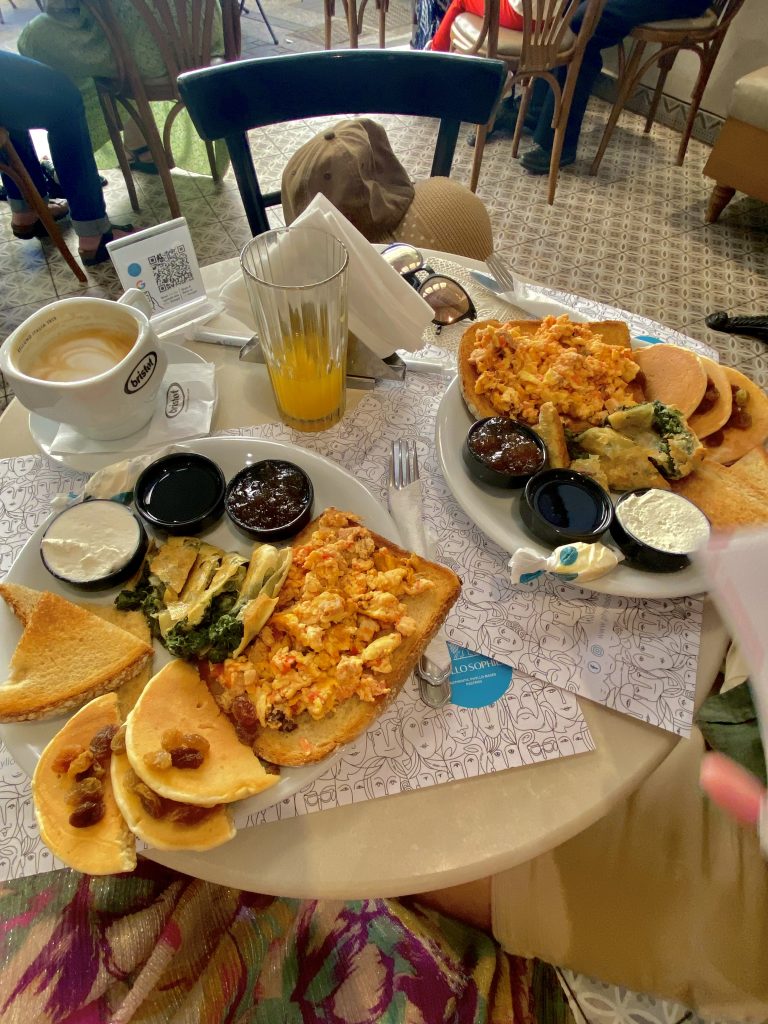 Breakfast in Crete, Petit déjeuner crétois