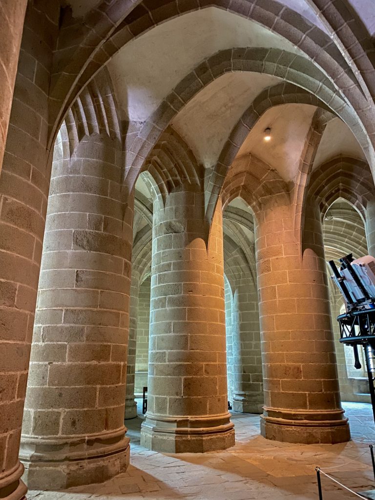 Salle des chevaliers du Mont-Saint-Michel
