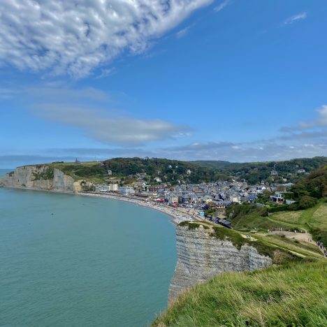 Que faire à Etretat ? Les meilleurs spots pour admirer les falaises